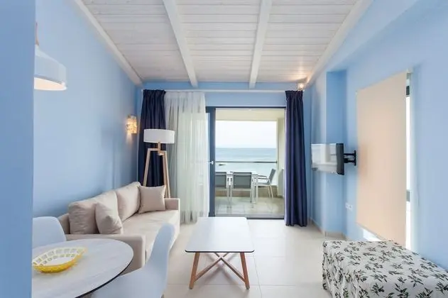 Elpiniki Luxury Apartments - Oda Düzeni