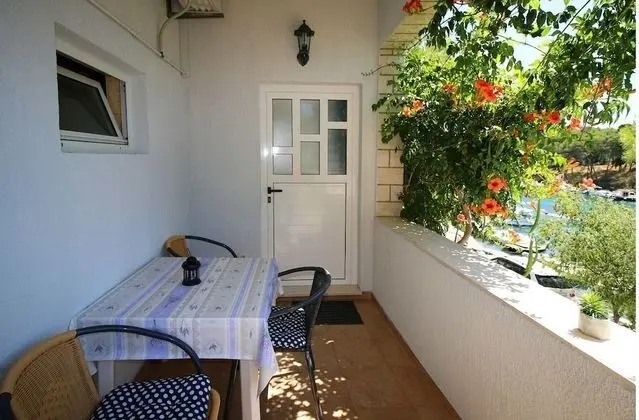 Elvi - Amazing Position & Parking - A1 Mali - Öne Çıkan Resim