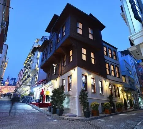 Elyka Hotel