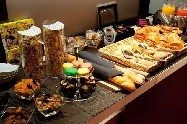 Hotel Elysees Mermoz