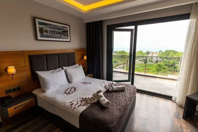 EMAY OTEL - Oda