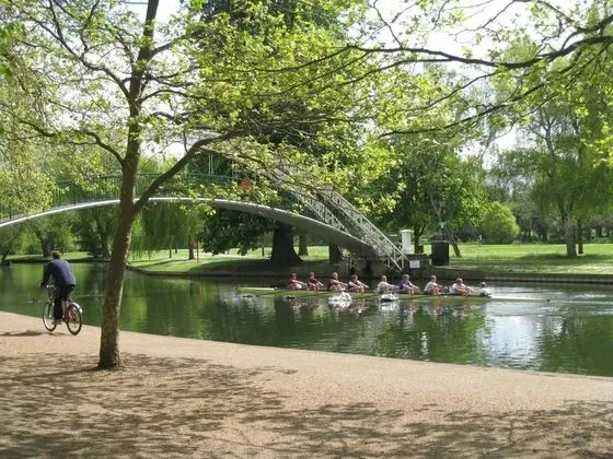 The Embankment - Havuz