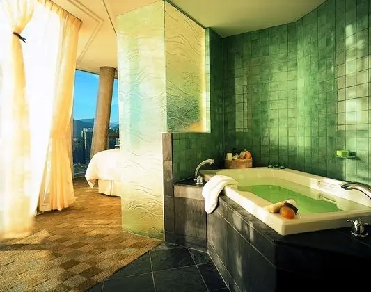 Embarc Vancouver - Spa
