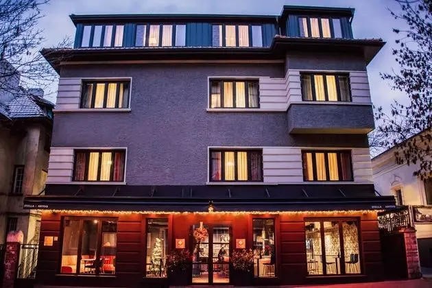 The Embassy Bar & Suites - Dış Mekan