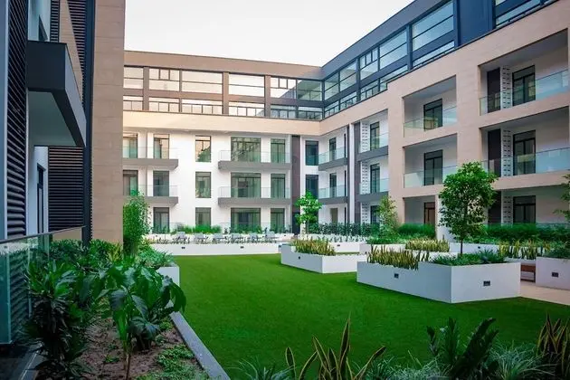 Embassy Gardens Premier Suites - Dış Mekan