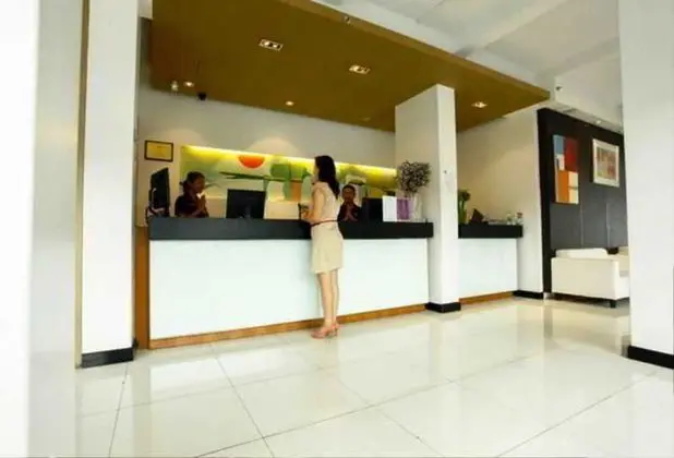 The Embassy Sathorn - Lobi