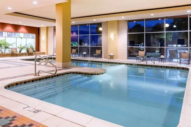 Embassy Suites Albuquerque Hotel & Spa - Havuz