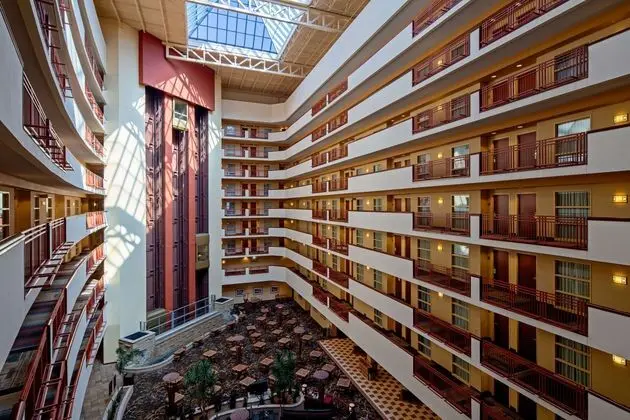 Embassy Suites Albuquerque Hotel & Spa - Lobi