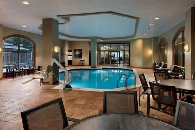 Embassy Suites Austin - Arboretum - Havuz