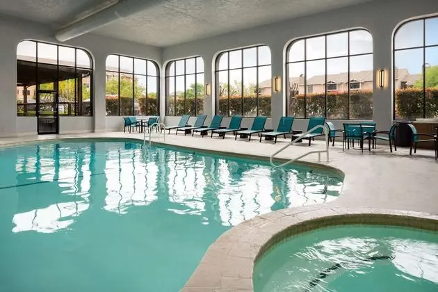 Embassy Suites Austin Central - Havuz