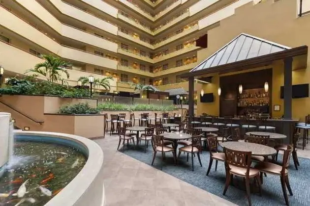 Embassy Suites Baltimore - at BWI Airport