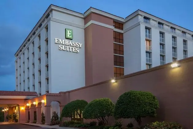 Embassy Suites Baton Rouge - Dış Mekan