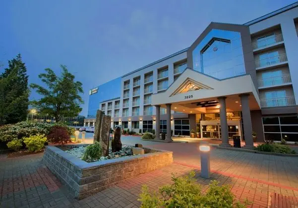Embassy Suites Bellevue