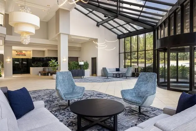 Embassy Suites Birmingham - Lobi