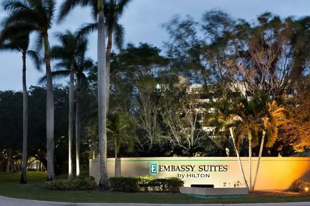 Embassy Suites Boca Raton - Dış Mekan