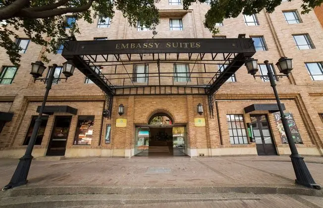Embassy Suites by Hilton Bogotá Rosales - Dış Mekan