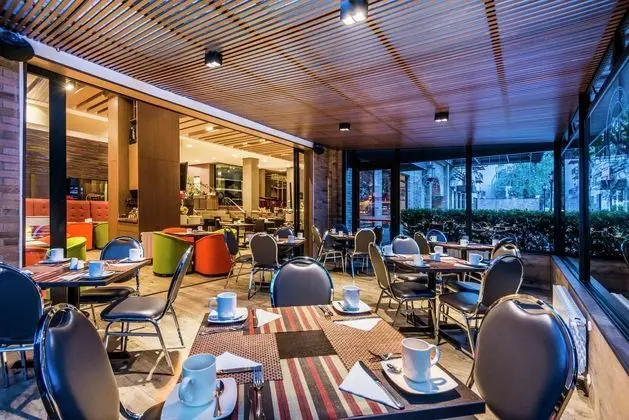 Embassy Suites by Hilton Bogotá Rosales - Yerinde Yemek
