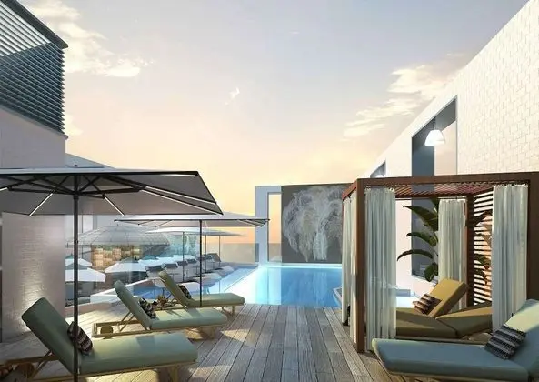 Embassy Suites by Hilton Doha Old Town - Havuz