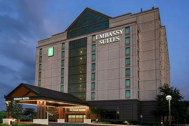 Embassy Suites Chicago Lombard Oak Brook - Dış Mekan