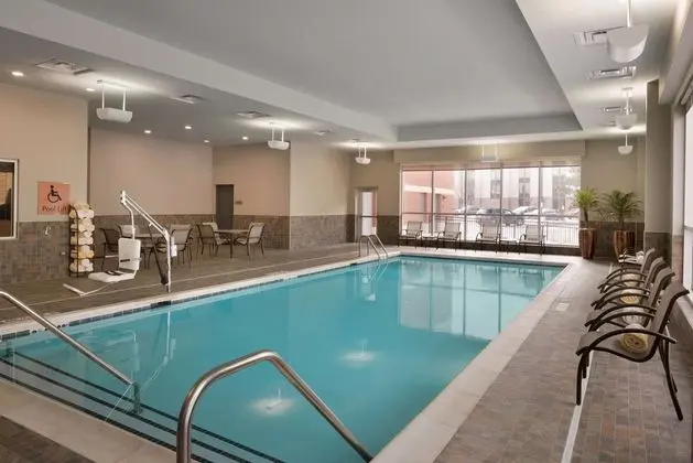 Embassy Suites Chicago-Naperville, IL - Havuz