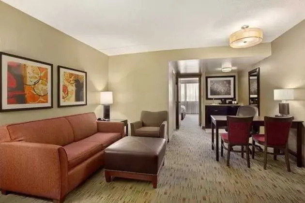 Embassy Suites Columbus  - Genel