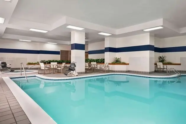 Embassy Suites Columbus - Dublin - Havuz