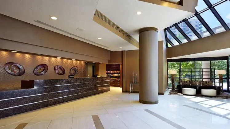 Embassy Suites Crystal City - National Airport - Lobi