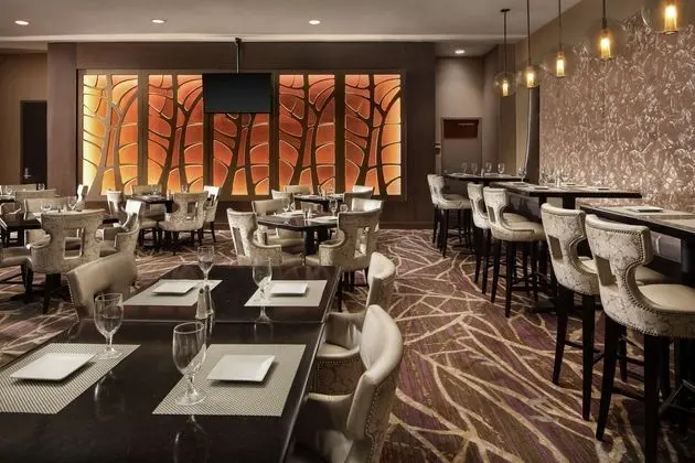 Embassy Suites Crystal City - National Airport - Yerinde Yemek