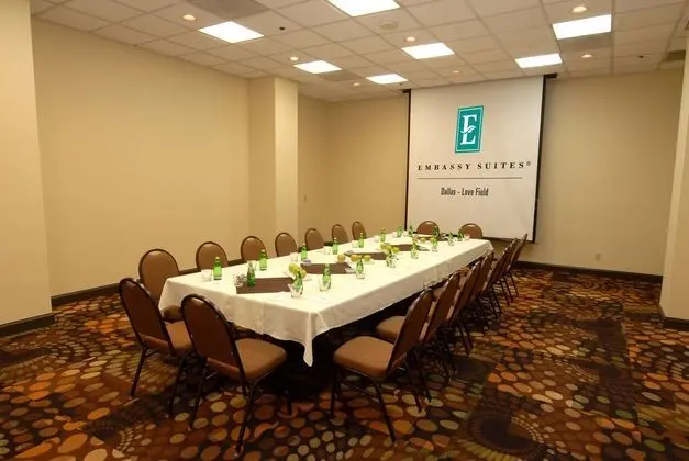 Embassy Suites Dallas - Love Field