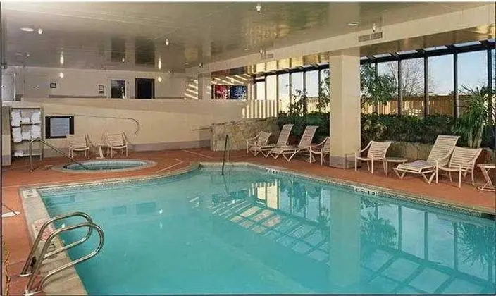 Embassy Suites Denver Aurora - Aktiviteler