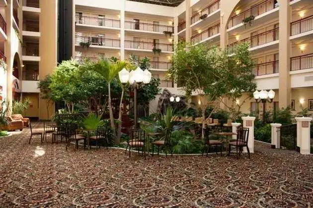Embassy Suites Detroit - Livonia/Novi 