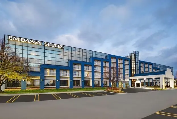 Embassy Suites Detroit - Livonia/Novi - Dış Mekan
