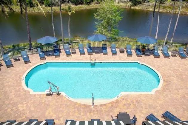 Embassy Suites Fort Myers Estero - Havuz