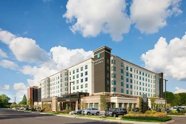 Embassy Suites by Hilton Atlanta Airport North - Dış Mekan