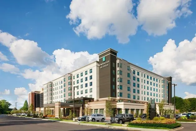 Embassy Suites by Hilton Atlanta Airport North - Dış Mekan