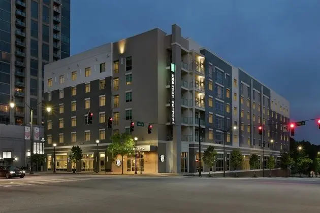 Embassy Suites by Hilton Atlanta Midtown - Dış Mekan