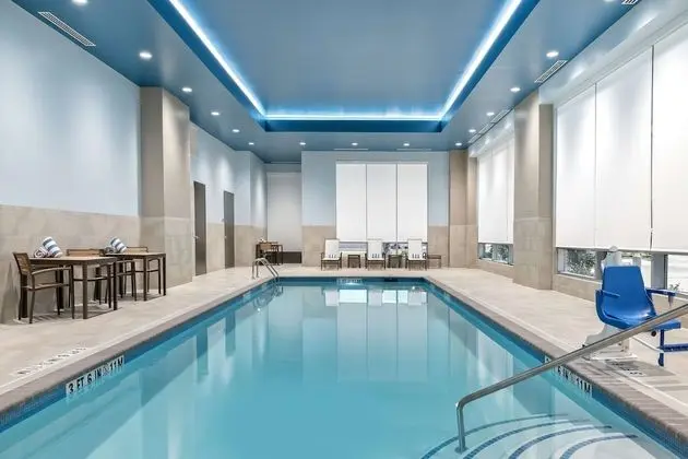 Embassy Suites by Hilton College Station, TX - Havuz
