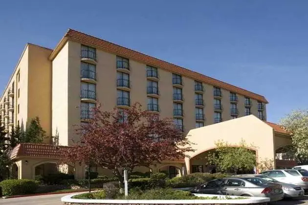 EMBASSY SUITES BY HILTON DENVER TECH CENTER NORTH