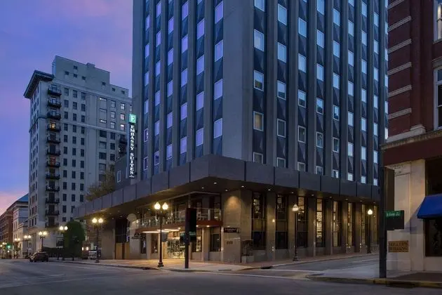EMBASSY SUITES BY HILTON KNOXVILLE DOWNTOWN - Öne Çıkan Resim