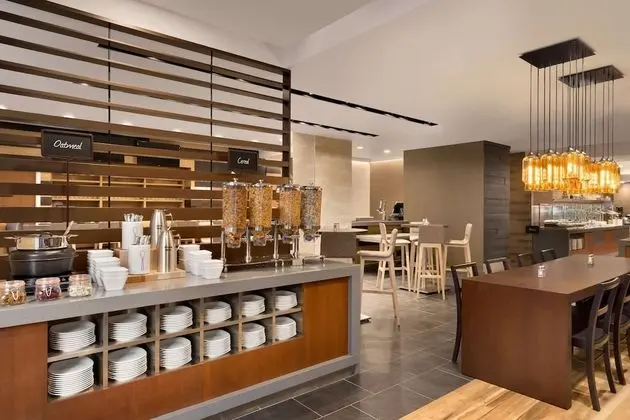Embassy Suites by Hilton New York Manhattan Times Square - Yerinde Yemek