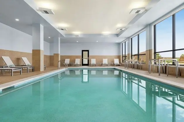 Embassy Suites by Hilton Round Rock - Havuz