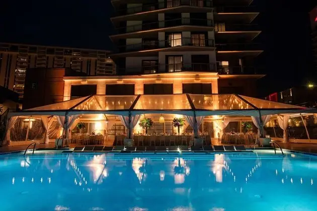 Embassy Suites by Hilton Virginia Beach Oceanfront Resort - Havuz