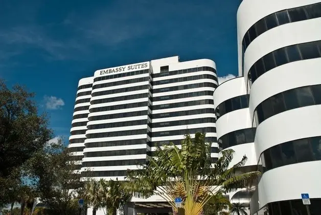 Embassy Suites by Hilton West Palm Beach Central - Dış Mekan