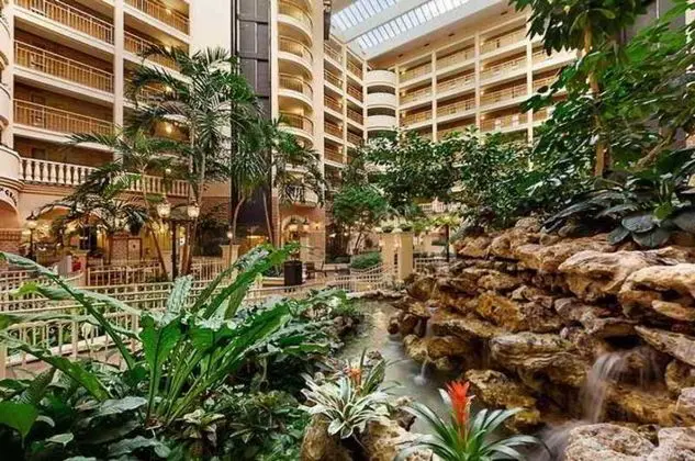 Embassy Suites International Dr Convention Center