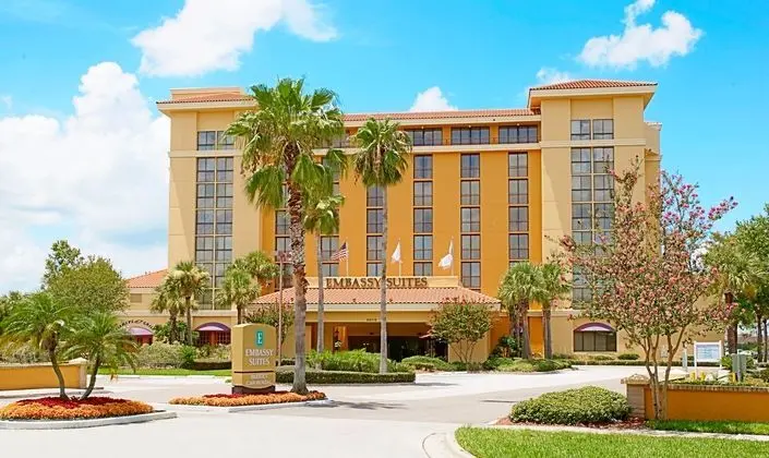 Embassy Suites International Dr Convention Center - Dış Mekan