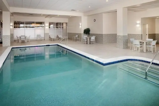 Embassy Suites - Laredo TX - Havuz