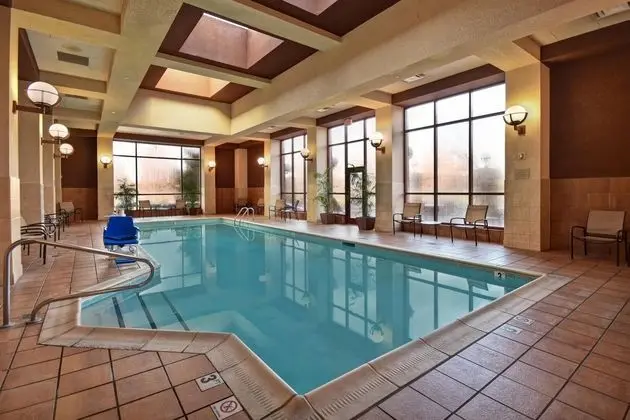 Embassy Suites Lexington - Havuz