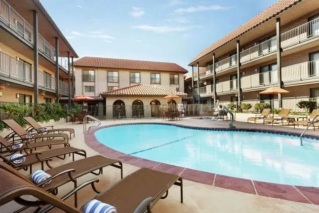 Embassy Suites Lompoc Central Coast - Havuz