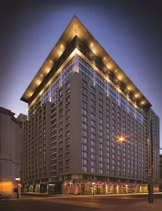 Embassy Suites Hotel Montreal - Dış Mekan