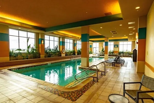Embassy Suites Omaha La Vista - Havuz